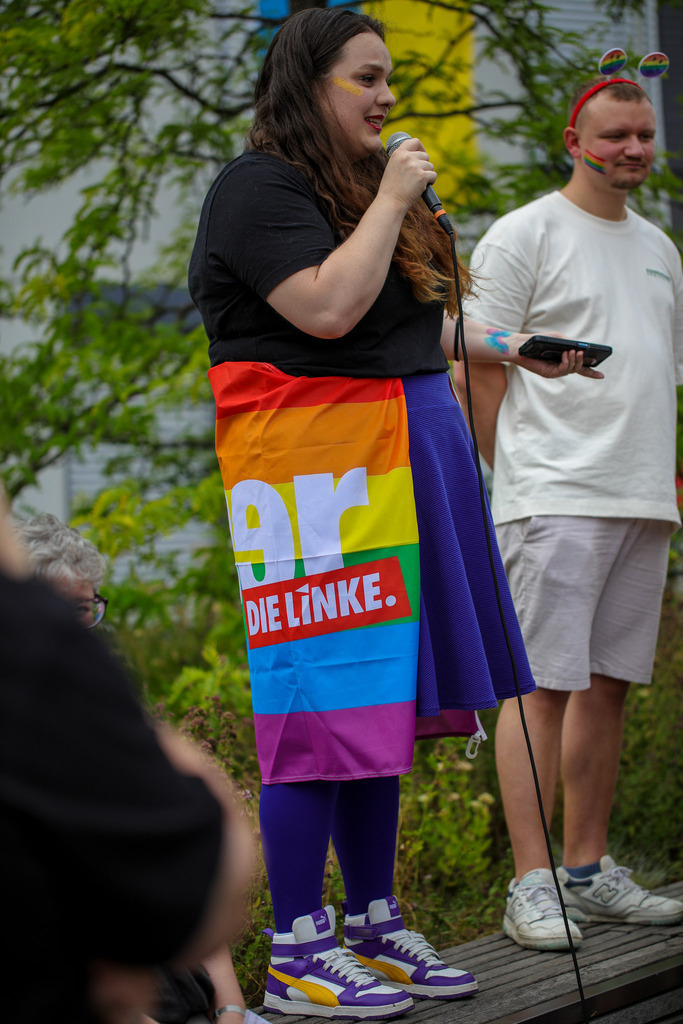 CSD_Moers_190725_146 | Bildergalerie von Sport-Ereignissen aber auch von weiteren spannenden Dingen - nicht nur vom Niederrhein. In Anlehnung an den bekannten Spruch von Hanns Dieter Hüsch heißt das Motto: "Niederrhein ist überall".  - Realisiert mit Pictrs.com