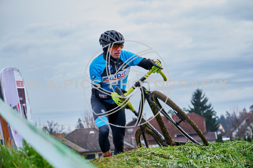..... | AUSTRIA, 24.11.24, 3.Radquerfeldein GP um das Sportzentrum Gunskirchen Image shows: Photo: Wapics / Michael Ring
