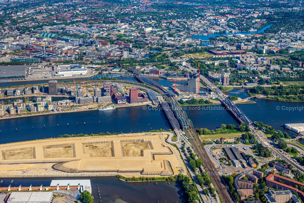 Hamburg_Kleiner_Grasbrook_Elbbrücken_Elbtower_Baakenhafen_ELS_8489200925 | HAMBURG 20.09.2025 Fluß - Brückenbauwerk Elbbrücken - Norderelbbrücke über die Ufer der Elbe in Hamburg. // River - bridge structure Elbbruecken - Norderelbbruecke on the banks of the Elbe in Hamburg, Germany. Foto: Martin Elsen