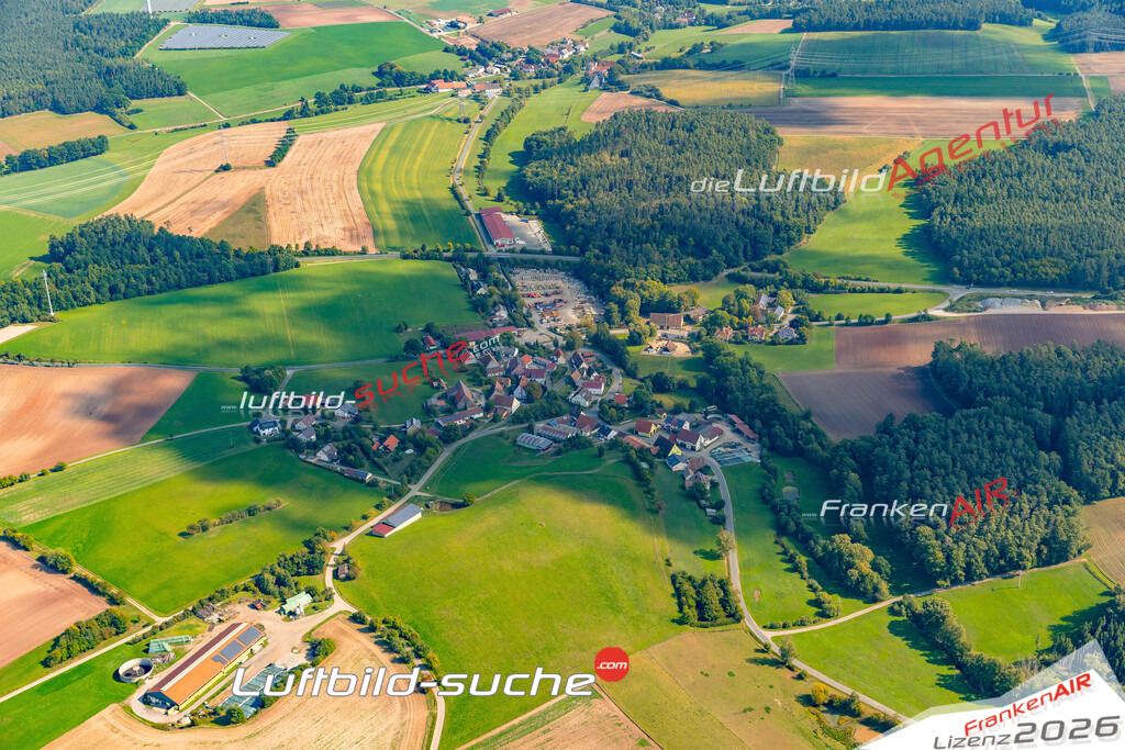 Schrägluftbild  Losaurach  Markt Erlbach - Das Luftbild wurde 2025 vom UL-Flugzeug heraus erstellt ( keine Drohne ) - Hochauflösende Luftaufnahme -Nicht vergleichbar mit Google Maps oder Satelittenbilder- Die Geschenkidee !Mit Lizenz und Bildrechte bestellbar