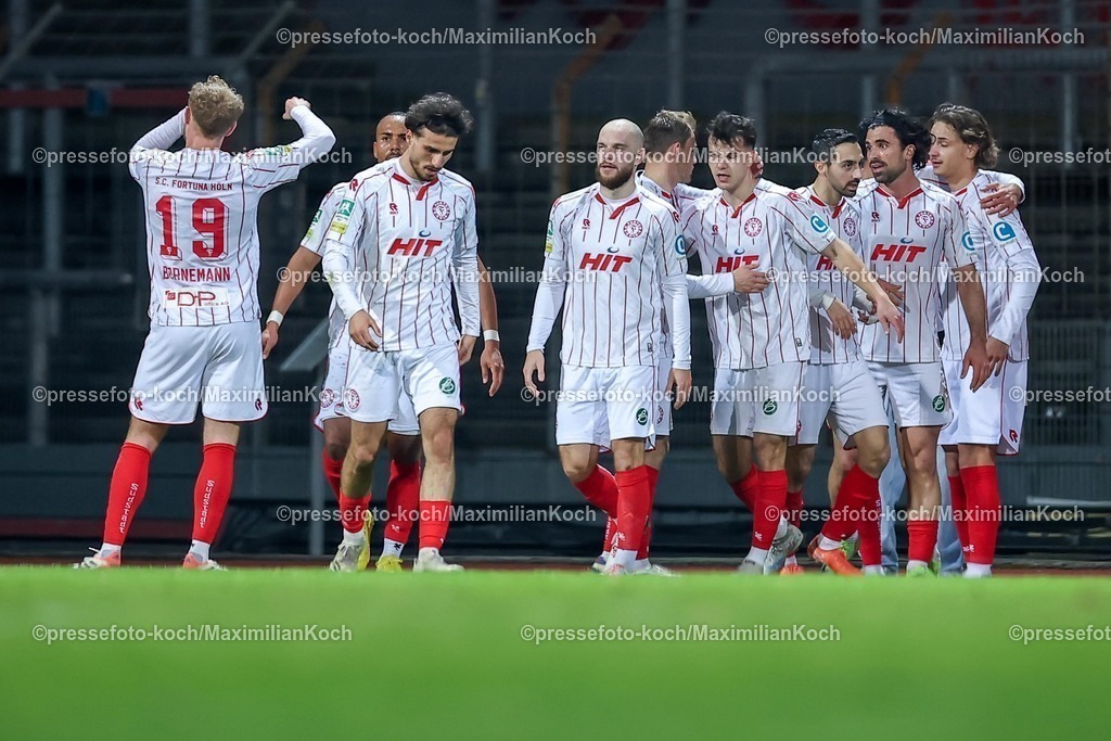 FKo26022601066 | 26.02.2026, Fußball, Landespokal Mittelrhein, SC Fortuna Köln - TSV Alemannia Aachen, Südstadion, Viertelfinale Bitburger-Pokal, Saison 2025 2026: Torjubel nach dem Tor zum 1:0 durch Torschütze Nico Thier&nbsp; (SC Fortuna Köln #07)    DFB regulations prohibit any use of photographs as image sequences and or quasi-video.