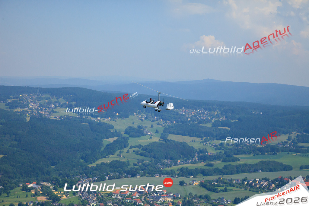 Die Luftaufnahme der Stadt Auerbach-vogtland wurde vom UL-Flugzeug heraus erstellt ( keine Drohne )- hohe Auflösung für beste Qualität