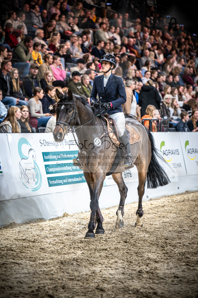 DOS_1913 | Entdecke hochwertige Reitturnierfotos von Foto Oger. Professionell, emotional und authentisch – jetzt Lieblingsmomente im Shop bestellen. - Realisiert mit Pictrs.com