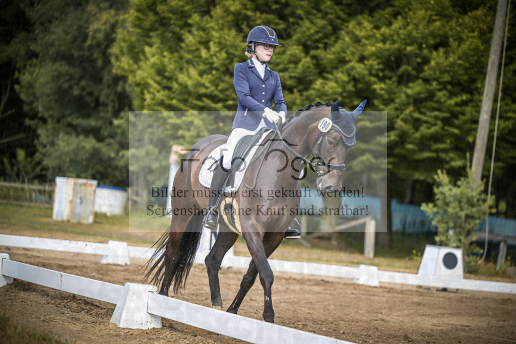 DOS_4429 | Entdecke hochwertige Reitturnierfotos von Foto Oger. Professionell, emotional und authentisch – jetzt Lieblingsmomente im Shop bestellen.Deutschlandweite Turnierfotografie. - Realisiert mit Pictrs.com