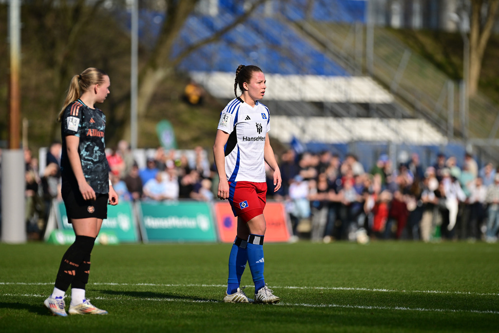 Fußball I Frauen I Saison 2024-2025 I 2. Bundesliga I 17. Spieltag I Hamburger SV - FC Bayern München II | Christin Meyer (16, Hamburger SV) - Realisiert mit Pictrs.com