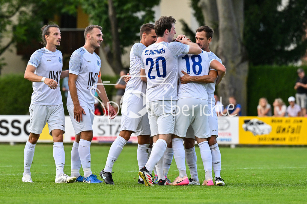 BC Aichach - SF Bachern | Jubel nach 3-0 Aichach 18