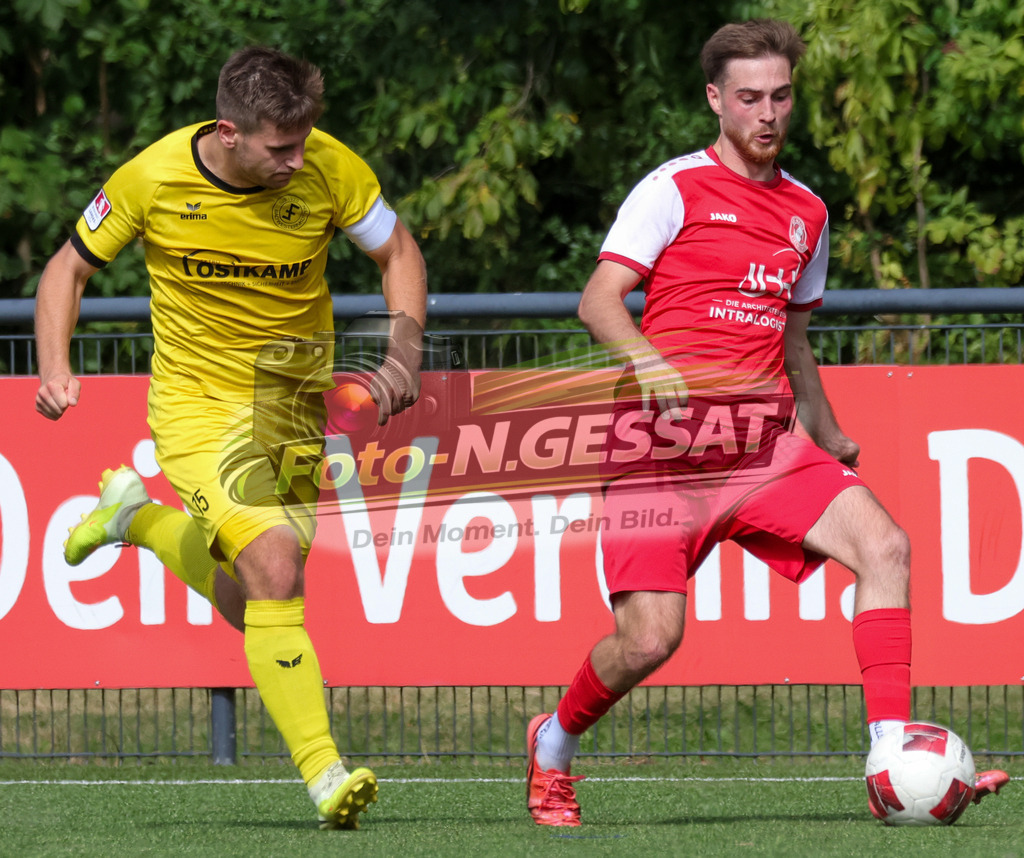 FC RW Kirchlengern - SuS Bad Westernkotten | Auf dem Bild zu sehen: Rot FC RW Kirchlengern: Levin Güzelel ; gelb SuS Bad Westernkotten: Lukas TraufetterFC RW Kirchlengern, SuS Bad Westernkotten, Saison 26/27, Westfalenliga, Kirchlengern, Deutschland - Realisiert mit Pictrs.com