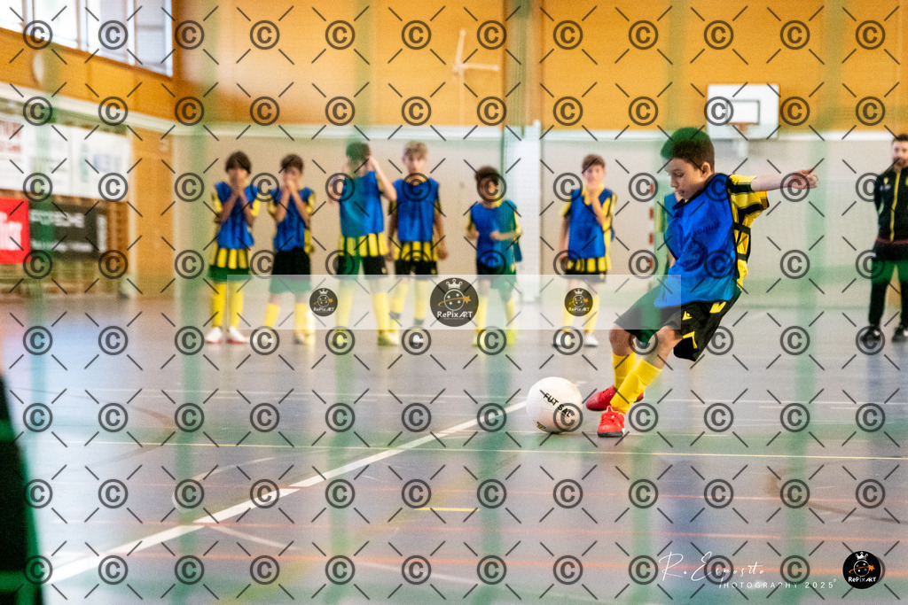 20251122_FCR-Hallenturnier-E_007-32 | Sport und Naturfotografie von Roberto Esposito zeigt echte Momente Bewegung und die Schönheit der Natur. Ausdrucksstarke Bilder schaffen Emotionen.