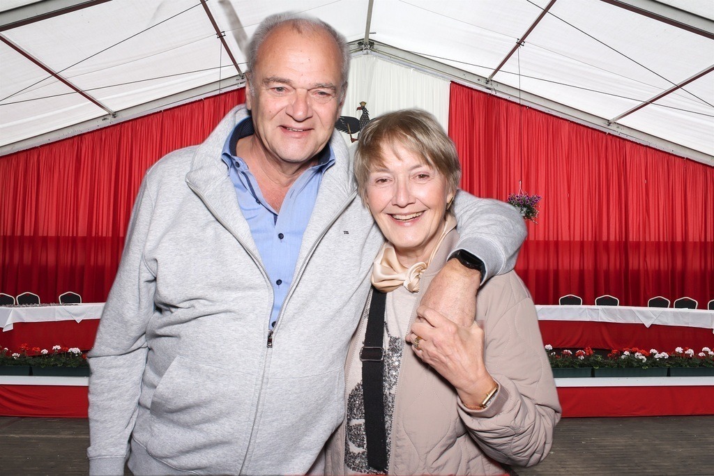 top-top.de 240928-144 | Foto, Video, Fotografie, Videografie, Fotobox, DJ, Discjockey, Musik, Musikbox, Veranstaltung, Photobooth, Amazon, Ebay, Buchtipp, Bestseller, Autor, Verlag, Buch, Wesel, Hamminkeln, NRW, Dinslaken, Rees, Drohne, Hochzeit, Party, Fotobox, Wesel, Fotograf