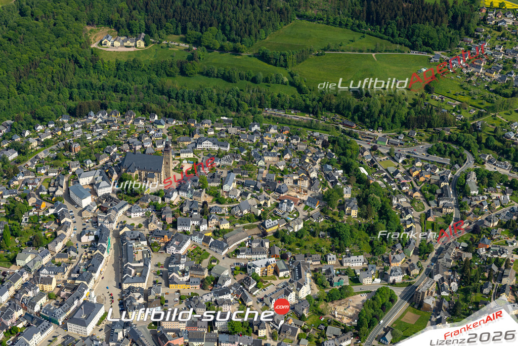 Das Luftbild der Stadt Schneeberg wurde 2022 vom Flugzeug heraus erstellt (keine Drohnen-Aufnahmen) Aufnahmehöhe ca.450 Meter- hohe Bildauflösung und Druck-Qualität. Garantiert!