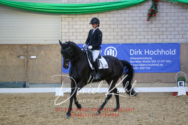 IMG_2922 | Turnierfotos kaufen im Webshop von Daniel Kuhl Photography – entdecke professionelle Reitsportfotos aus Turnieren & Events. Hochwertige Turnierbilder online bestellen & sichern. Jetzt Fotos von Reitsportturnieren kaufen!