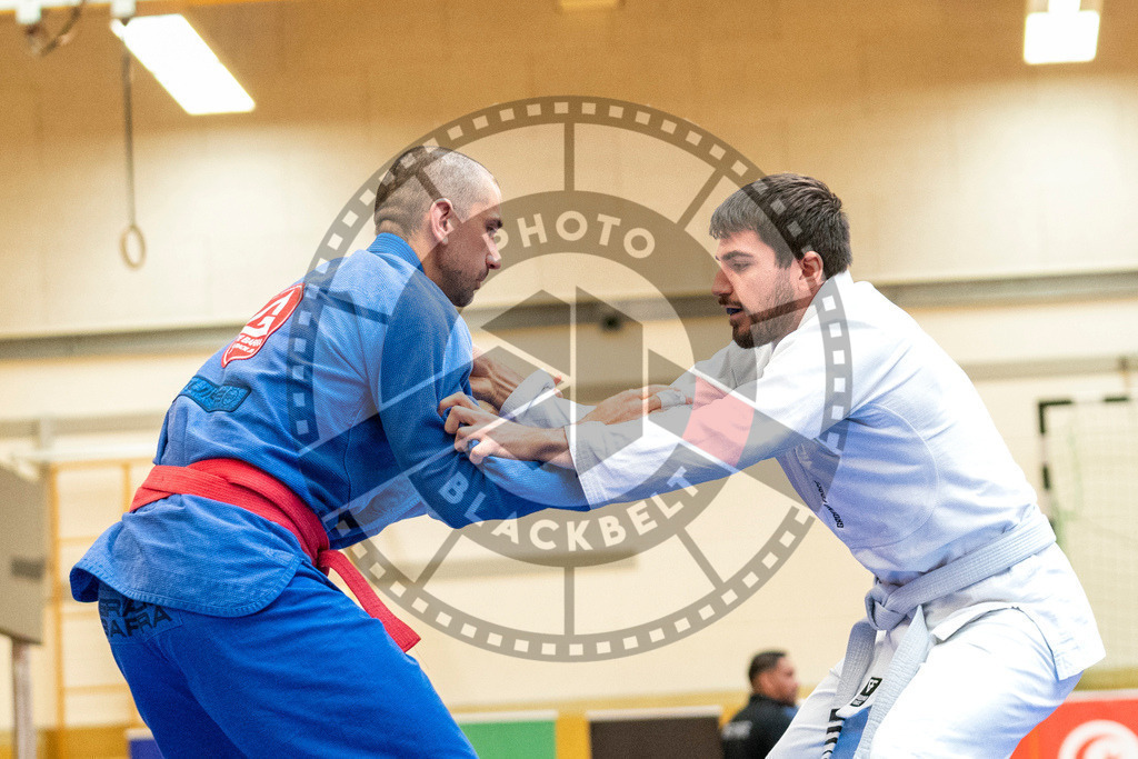 20231118PBB11765 | Fighters compete during the AJP Tour 600 Frankfurt Championship in Frankfurt/Main, Germany, on November 18, 2023.