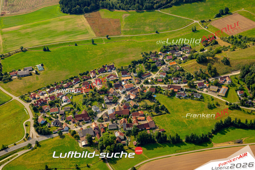 Das Luftbild zeigt : Leukershausen Kreßberg - Die Luftaufnahme wurde 2024 vom UL-Flugzeug aus erstellt ( keine Drohne ) - Hochauflösende Luftaufnahme - Für grossformatige Ausdrucke geeignet. Die Geschenkidee !Mit Lizenz und Bildrechte bestellbar