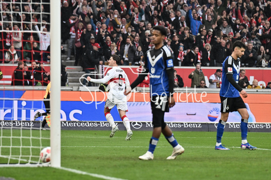VfB Stuttgart - Hamburger SV | STUTTGART, GERMANY - 12. APRIL: Stuttgart celebrating the goal to makes 1-0 - Angelo STILLER (VfB Stuttgart 6) - Tor / Torschuetze / Freude / Happy during the Bundesliga Match between VfB Stuttgart vs. Hamburger SV on Matchday 29 at MHP Arena / DFL REGULATIONS PROHIBIT ANY USE OF PHOTOGRAPHS AS IMAGE SEQUENCES AND/OR QUASI-VIDEO