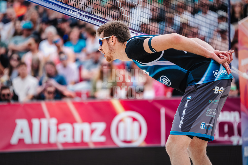 Beachvolleyball | Männer | German Beach Tour 2024 | Tourstop Bremen | 08.06.2024 | Milan Sievers gibt Zeichen