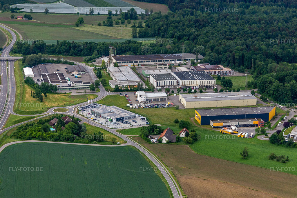 Luftbild: Industriegebiet Oberzell: Autohaus Bauschatz RV Audi und ŠKODA, REISSER AG - Badausstellung, C.E. Noerpel Logistik GmbH & Co. KG im Ortsteil Oberzell in Ravensburg im Bundesland Baden-Württemberg in Deutschland.Foto: IMG_131974.jpg vom 26.05.2022 durch Werner Riehm/FLY-FOTO.deBauschatz & GerstenmaierAlles für Bad, Heizung & Haustechnik von REISSERLogistikunternehmen | Noerpel