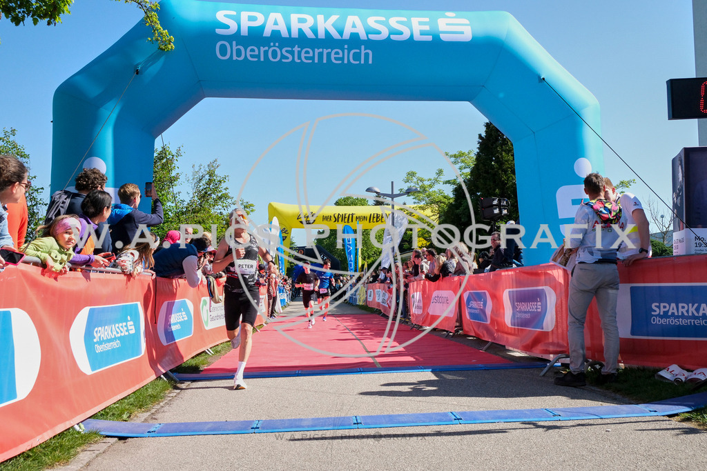 ..... | LINZ,AUSTRIA,27.April 24, Int. 3 Brückenlauf Linz  , Image shows: Photo: WAPICS / Michael ring