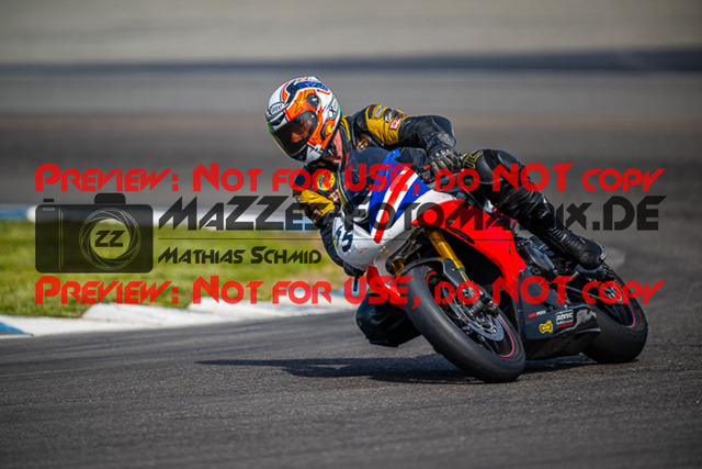 MaZZes_FotoMatrix_230410_8346 | ROT