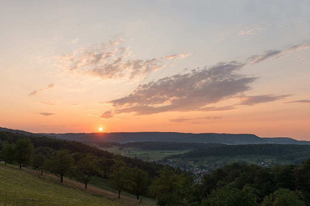 Ausblick vom Stutz-Bänkli | in Ziefen, Baselland, Schweiz. - Realisiert mit Pictrs.com