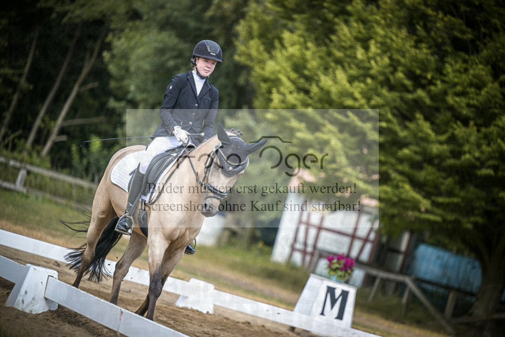DOS_0675 | Entdecke hochwertige Reitturnierfotos von Foto Oger. Professionell, emotional und authentisch – jetzt Lieblingsmomente im Shop bestellen.Deutschlandweite Turnierfotografie. - Realisiert mit Pictrs.com