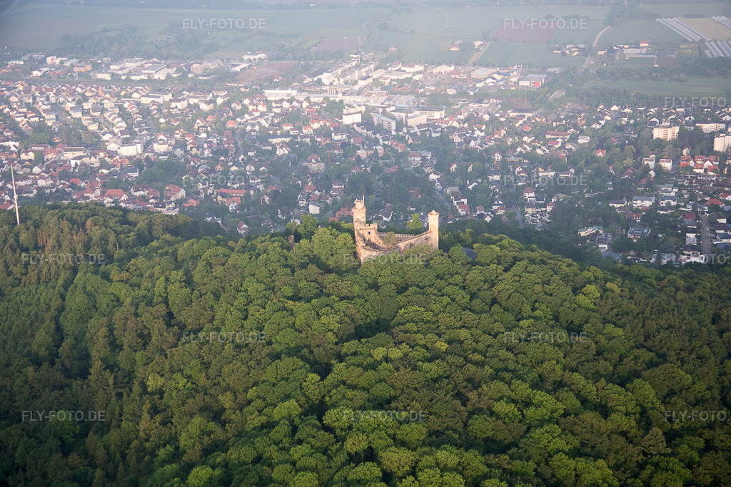 Luftbild: Auerbach, Schloß Auerbach im Ortsteil Auerbach in Bensheim im Bundesland Hessen in Deutschland. Foto: IMG_089179.jpg vom 25.05.2016 durch Werner Riehm/FLY-FOTO.de