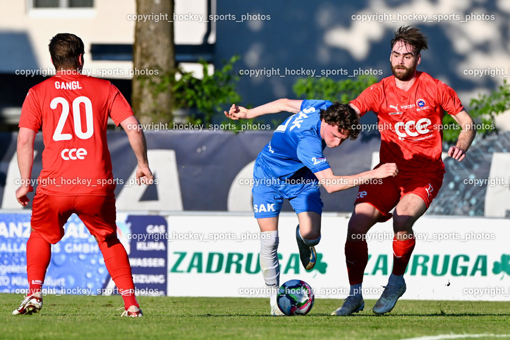 SAK vs. SC ST. Veit | #20 Fabian Christian Gangl SC St.Veit, #17 Jan Sasa Ogris-Martic SAK, #17 Moritz Leitner SC St.Veit, SAK vs. SC ST. Veit, SAK vs. SC ST. Veit am 30.04.2025 in Klagenfurt (Sportpark Welzenegg), Austria, (Photo by Bernd Stefan)