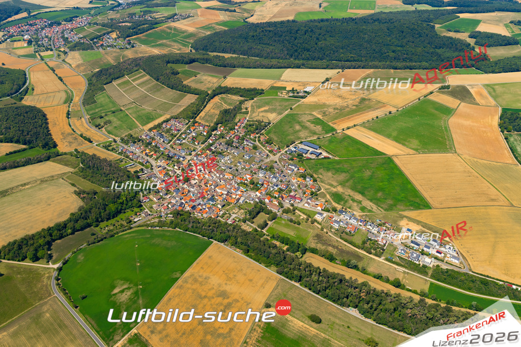 Das Luftbild zeigt : Tiefenthal Erlenbach bei Marktheidenfeld - Die Luftaufnahme wurde 2023 vom UL-Flugzeug aus erstellt ( keine Drohne ) - Hochauflösende Luftaufnahme - Für grossformatige Ausdrucke geeignet. Die Geschenkidee !Mit Lizenz und Bildrechte bestellbar