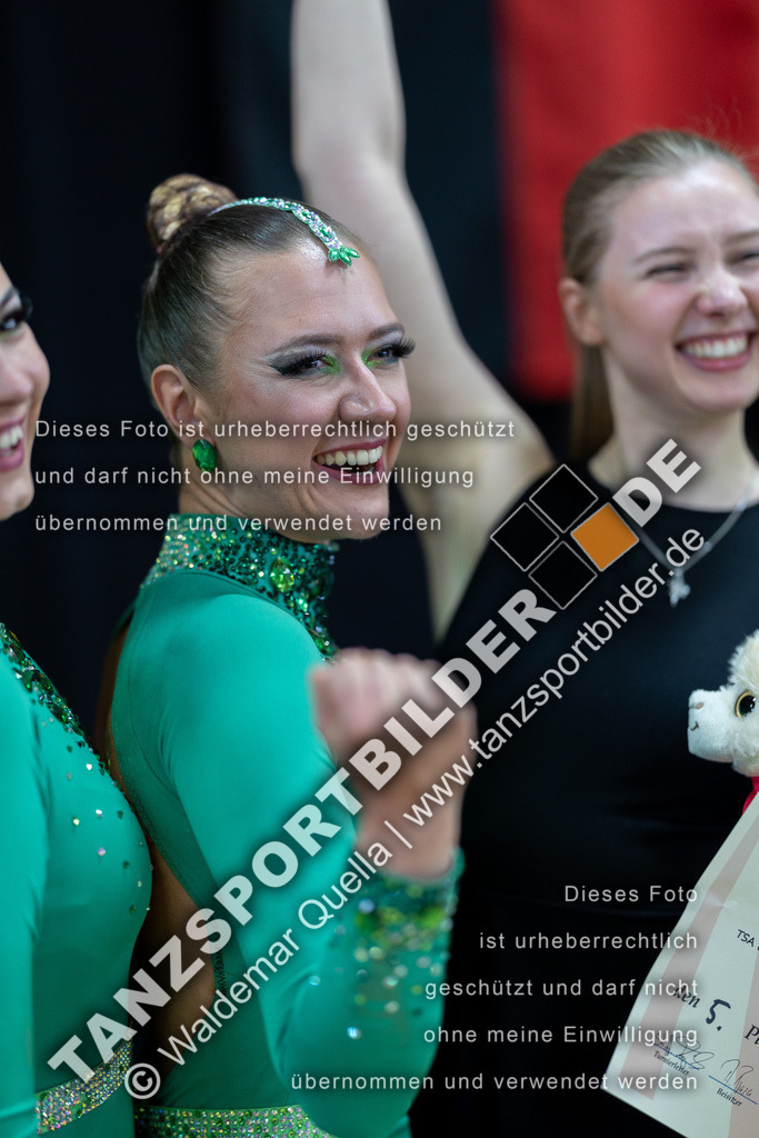 20230423-02567 | Hier finden Sie Tanz Bilder vom Latein und Standard Formationen tanzen. Sportbilder vom Tanzsport. Schöne Fotos und von Weltmeisterschaft, Europameisterschaft, Bundesliga, Regionalliga, Oberliga und Landesliga sowie von GOC Stuttgart, DanceComp, WM Bremen