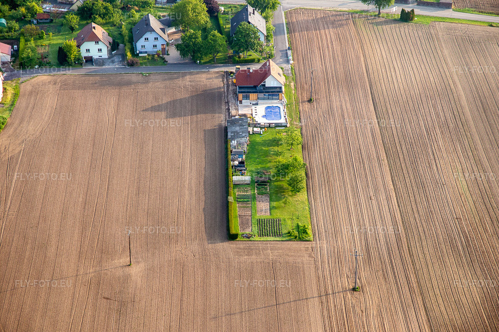 Vue aérienne: Vue de la ville à Salmbach dans le département Bas Rhin, France. Photo: IMG_113982.jpg prise le 23/05/2019 par Werner Riehm/FLY-FOTO.euRésolution de l'original: 5472 x 3648 px