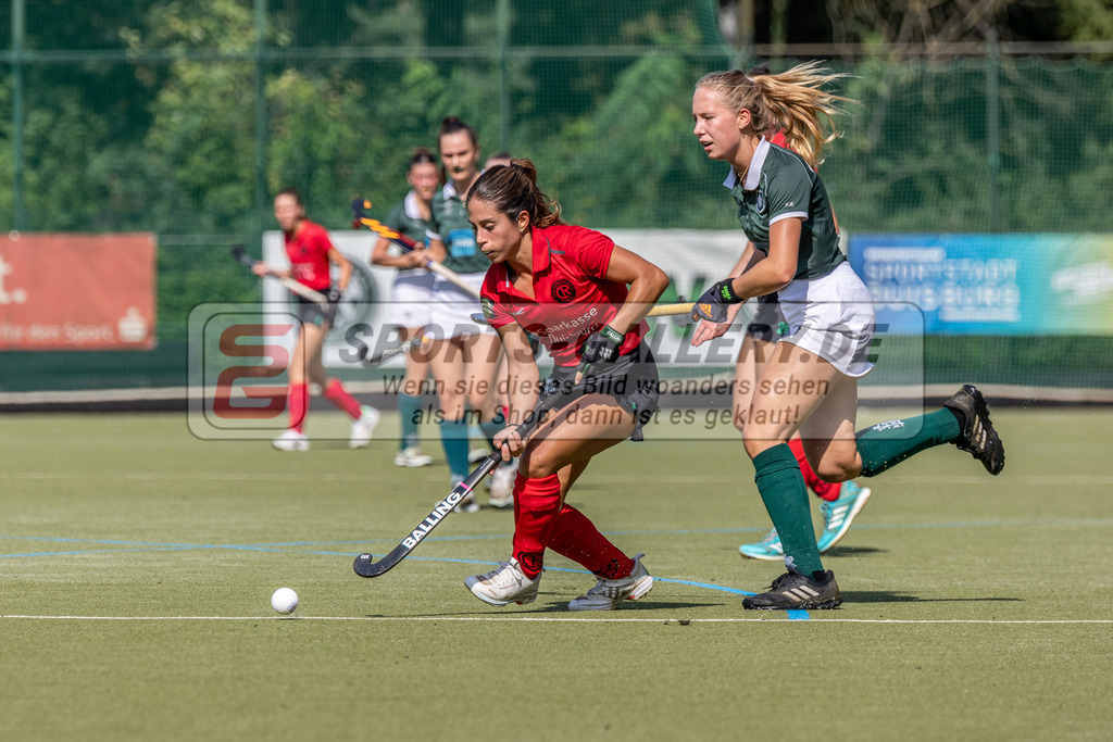 MJ_2023-09-10_F_CR-UHTC-19 | Lucia Cocaro (Club Raffelberg #7) & Katharina Becker (Uhlenhorst Mülheim #5), Club Raffelberg - Uhlenhorst Mülheim am 10.9.2023 in der Sportanlage Club Raffelberg, Duisburg