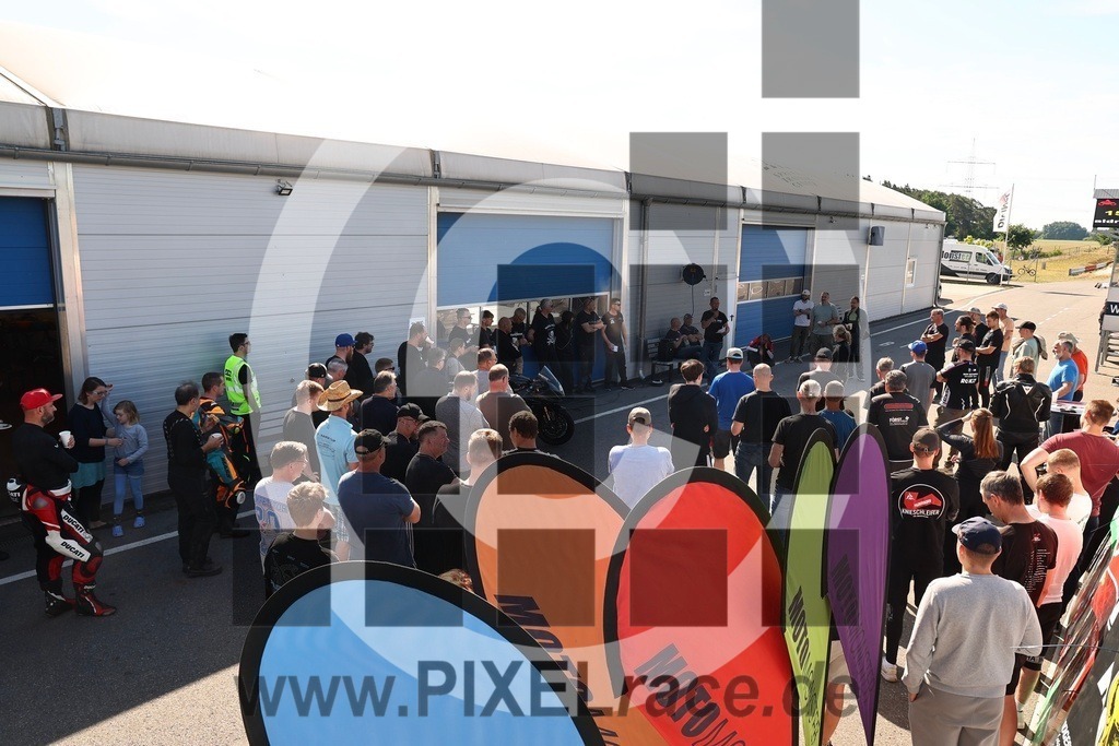 social-20260606_10066 | Schöne Erinnerungen an spannende Momente - das festzuhalten ist unser Job. PIXELrace.de ist seit 2003 auf den Rennstrecken Europas unterwegs um die Action draußen beim Fahren und die wunderbare Stimmung imm Fahrerlager für euch einzufangen.