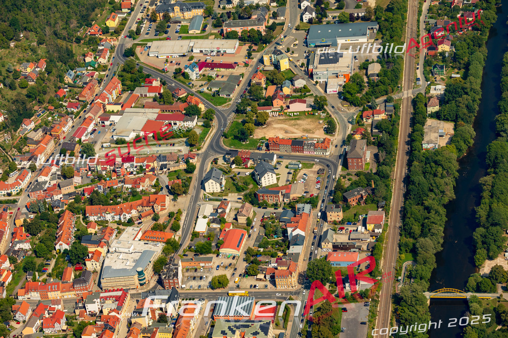 Luftaufnahme Frenzelstraße Rudolstadt - Die Luftaufnahme wurde 2025 vom UL-Flugzeug heraus erstellt ( ohne Drohne ) - Hochauflösende Luftaufnahme - für professionelle Ausdrucke geeignet. Die Geschenkidee !Mit Lizenz und Bildrechte bestellbar