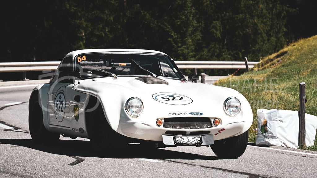 19. Arosa ClassicCar 2023 - 1. September 2023 | 19. Arosa ClassicCar 2023
Arosa, Schweiz
Koehli Heinz aus Bäch mit der Startnummer 522 in einem TVR Griffith 200, Jahrgang 1965, in der Klasse Competition.
@arosaclassiccar, @arosa.official, #arosaclassiccar, #arosa, #76curves, #classiccar
Bild: Sportfotografie Markus Aeschimann | www.markus-aeschimann.ch - Realisiert mit Pictrs.com