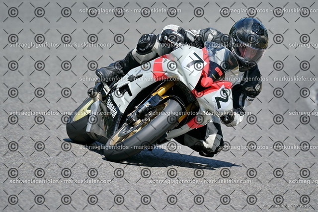 25bt04-0606 | markuskiefer.com - Realisiert mit Pictrs.com
