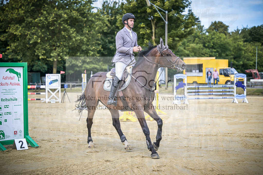 DOS_6887 | Entdecke hochwertige Reitturnierfotos von Foto Oger. Professionell, emotional und authentisch – jetzt Lieblingsmomente im Shop bestellen.Deutschlandweite Turnierfotografie. - Realisiert mit Pictrs.com