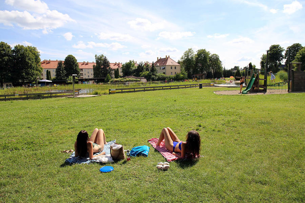 Ökobad Lindenthal | Das Team hinter BILDLEXIKON LEIPZIG bündelt historische wie aktuelle Informationen über die Stadt Leipzig in Text und Bild auf einer Plattform und stellt diese der interessierten Öffentlichkeit zur Verfügung.