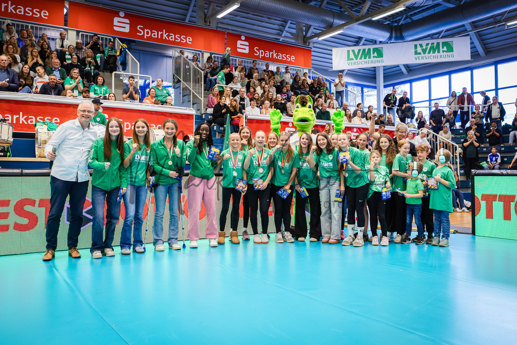 Volleyball, 1. Bundesliga Frauen, Hauptrunde, 1. Spieltag, Saison 2025/2026: USC Münster - SSC Palmberg Schwerin | 1. Bundesliga Frauen, Hauptrunde, 1. Spieltag, Saison 2025/2026, USC Münster empfängt SSC Palmberg Schwerin in der Sporthalle Berg Fidel in Münster. Foto: sportfotografie.ms | Markus Paletta - Realisiert mit Pictrs.com