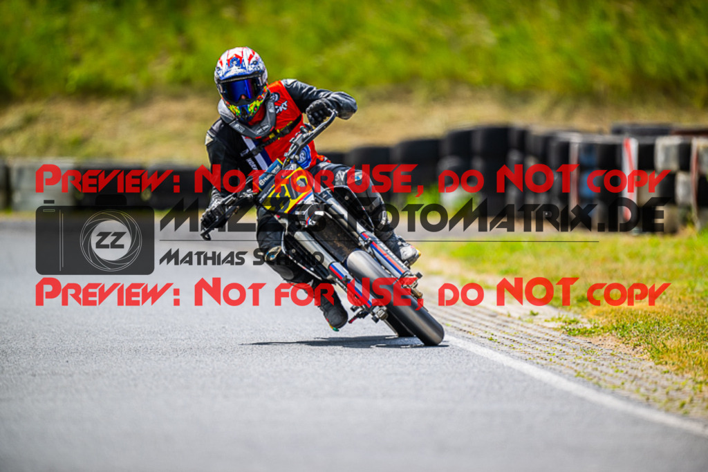 MaZZes_FotoMatrix_220528_0951 | Fotograf Mathias Schmid
Sportfotograf,
Eventfotograf,
Hochzeitsfotograf,
Portraitfotograf