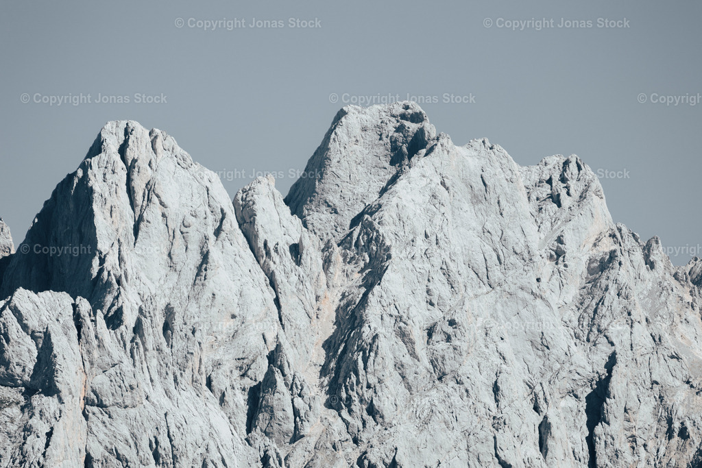 Pico Peaks | Raw peaks of Picos de Europa. - Realisiert mit Pictrs.com