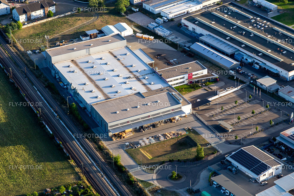 Industriegebiet Siemenstraße mit Hartmann & König Stromzuführungs AG und Tombor GmbH https://www.hukag.com/ | Luftbild: Industriegebiet Siemenstraße mit Hartmann & König Stromzuführungs AG und Tombor GmbH https://www.hukag.com/ im Ortsteil Neudorf in Graben-Neudorf im Bundesland Baden-Württemberg in Deutschland. Foto: IMG_133510.jpg vom 12.07.2022 durch ©2025 Werner Riehm fly-foto.de/copyright - Realisiert mit Pictrs.com