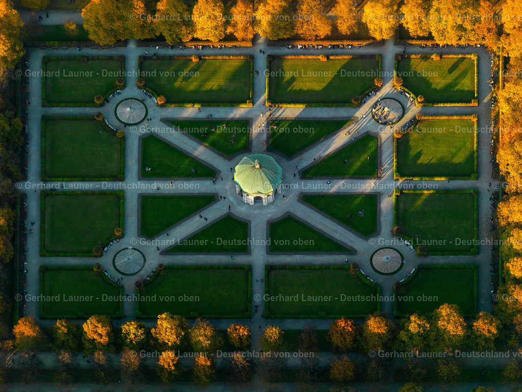 3198761 | Hofgarten mit Dianatempel im Herbst im Bundesland Bayern