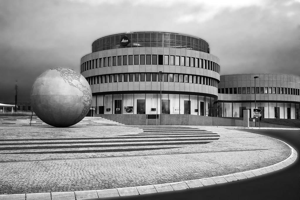 Leica World in Wetzlar - Germany | View to the well designed Leica World in Wetzlar-Germany. It`s worth to visit. - Realisiert mit Pictrs.com