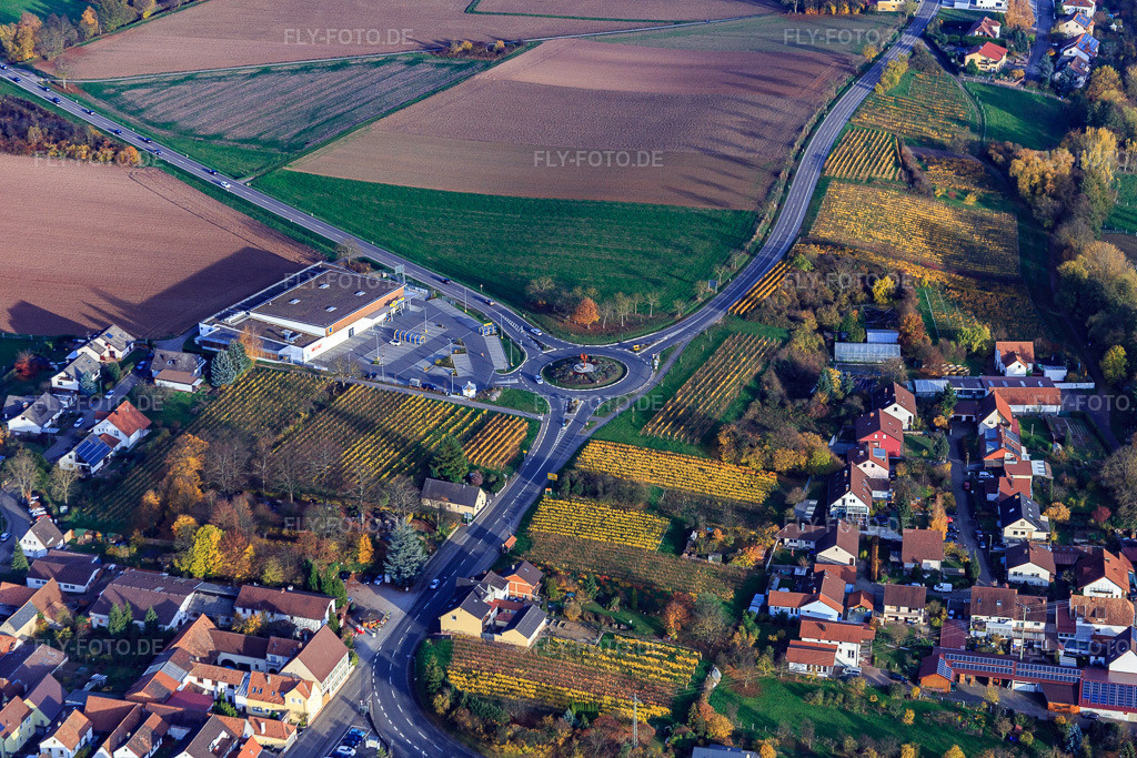 Luftbild: EDEKA Paul im Ortsteil Appenhofen in Billigheim-Ingenheim im Bundesland Rheinland-Pfalz in Deutschland. Foto: IMG_085183.jpg vom 08.11.2015 durch Werner Riehm/FLY-FOTO.de