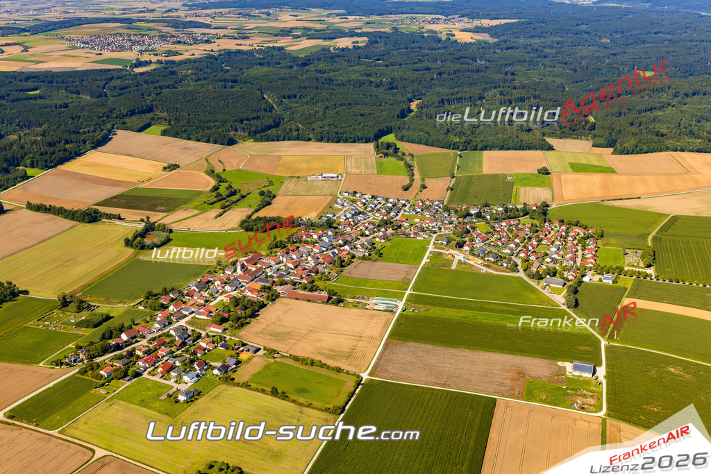 Klassische Luftaufnahme ohne Drohne zeigt:Schelldorf bei Kipfenberg - Die Luftbildaufnahme wurde 2025 vom UL-Flugzeug heraus erstellt ( keine Drohne ) - Hochauflösende Luftaufnahme -Nicht vergleichbar mit Google Maps oder Satelittenbilder- Die Geschenkidee !Mit Lizenz und Bildrechte bestellbar