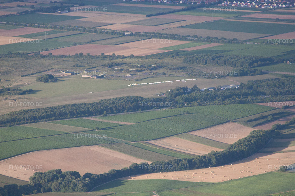 Luftbild: Segelfluggelände Ebenberg in Landau in der Pfalz im Bundesland Rheinland-Pfalz in Deutschland. Foto: IMG_51357.jpg vom 04.08.2012 durch Werner Riehm/FLY-FOTO.de