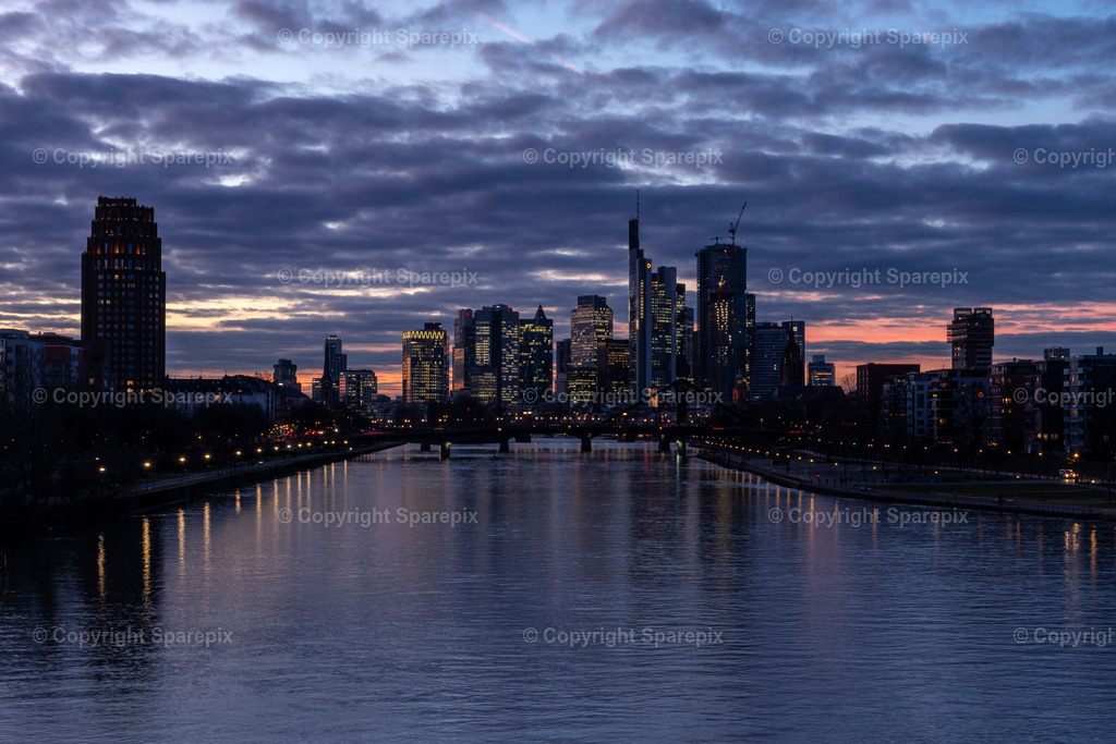 PAR_Skyline_Frankfurt_Dawn2 | sparepix - Realisiert mit Pictrs.com