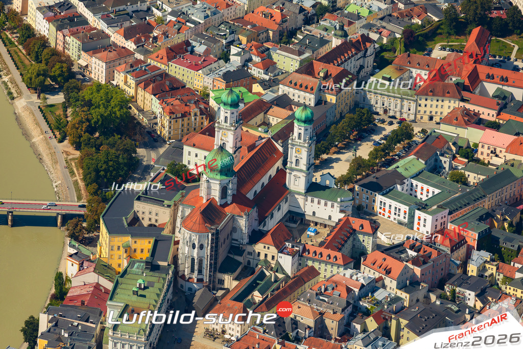 Luftaufnahme von Passau - Die Luftaufnahme wurde 2025 vom UL-Flugzeug heraus erstellt ( keine Drohne ) - Hochauflösende Luftaufnahme - für professionelle Ausdrucke geeignet. Die Geschenkidee !Mit Lizenz und Bildrechte bestellbar