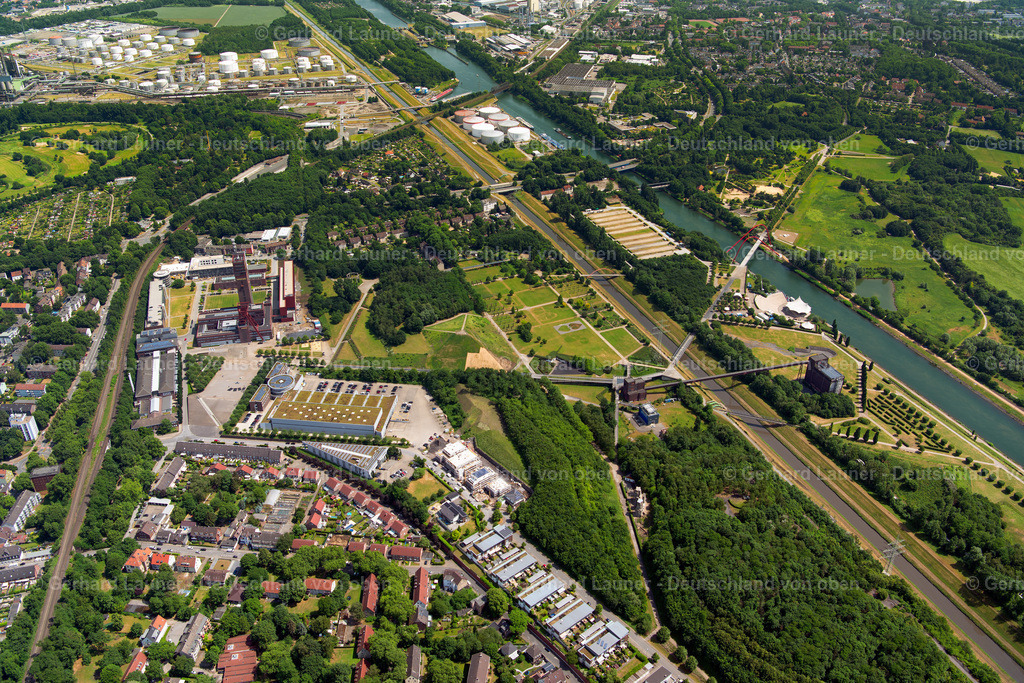 3805541 | Der Nordsternpark ist ein Landschaftspark auf dem Gelände der ehemaligen Zeche Nordstern in Gelsenkirchen. Nach Stilllegung der Zeche Nordstern im Jahr 1993 wurde das Betriebsgelände grundsaniert und in einen Landschaftspark verwandelt. 1997 fand im Park die Bundesgartenschau statt