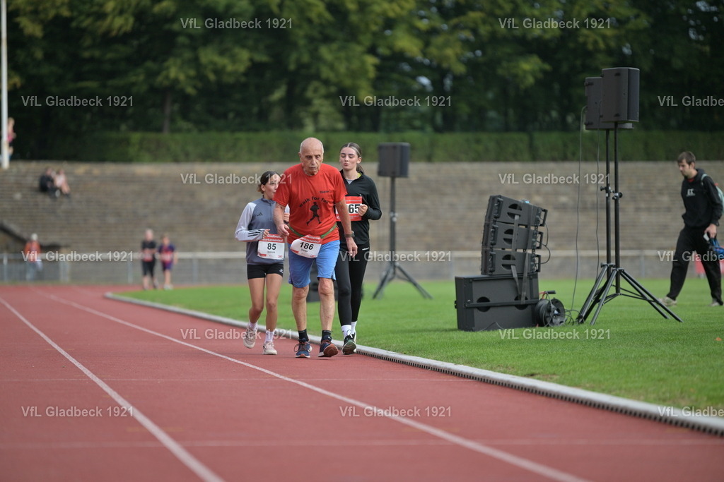 2026-08-23_Sparkassenlauf_5KM_KH_000990 | Die Fotografen - Realisiert mit Pictrs.com