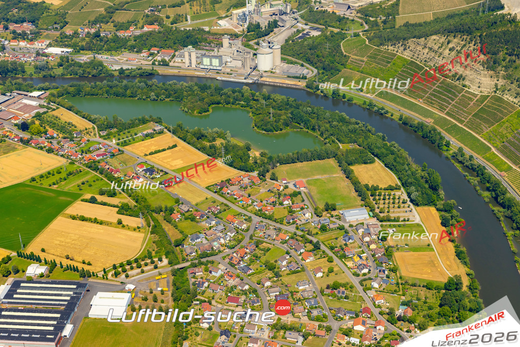Das Luftbild zeigt : Trennfeld Triefenstein - Die Luftaufnahme wurde 2023 vom UL-Flugzeug aus erstellt ( keine Drohne ) - Hochauflösende Luftaufnahme - Für grossformatige Ausdrucke geeignet. Die Geschenkidee !Mit Lizenz und Bildrechte bestellbar